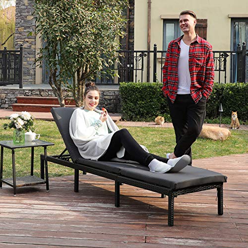 SONGMICS Napozóágy, Napágy 5 cm vastag Matraccal, Rattan-hatású felülettel, Dönthető háttámlával, 59 x 198 x 28 cm méretben, Maximális terhelhetőség 150 kg, Kertbe, Teraszra, Fekete színben,