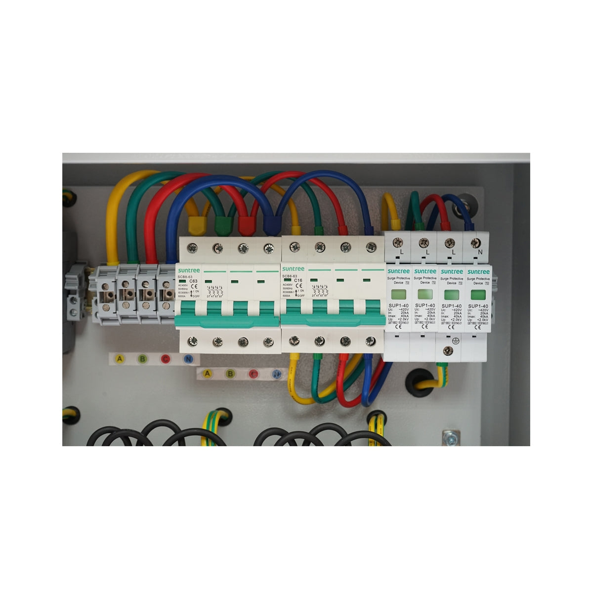 380V-os biztosítéktábla 20-30KW DC/AC fotovoltaikus rendszerekhez, 6 sorban 63A, IP65, SUNTREE