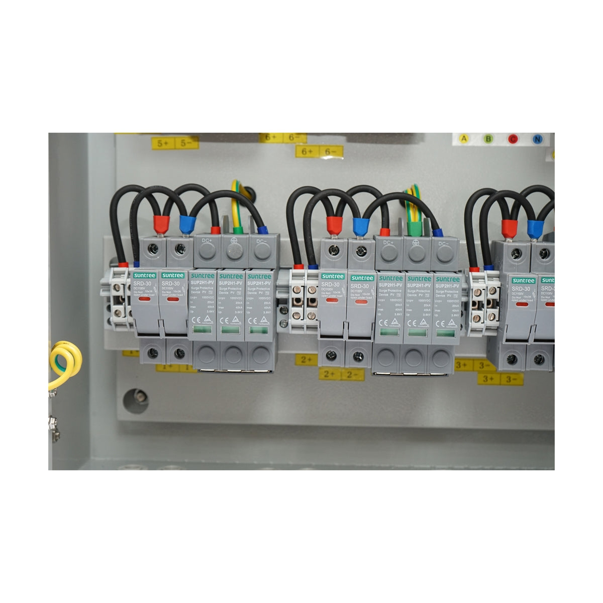 380V-os biztosítéktábla 20-30KW DC/AC fotovoltaikus rendszerekhez, 6 sorban 63A, IP65, SUNTREE